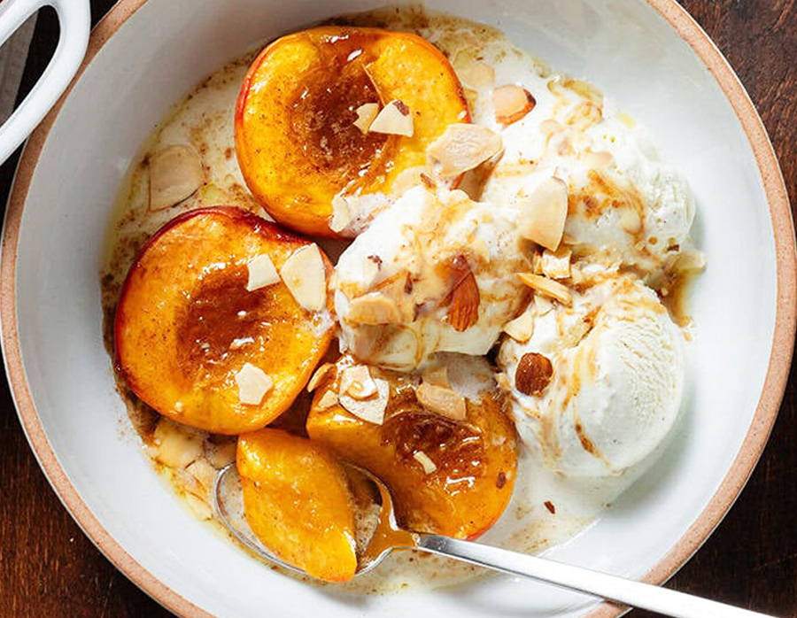 Alcurnia peaches and icecream